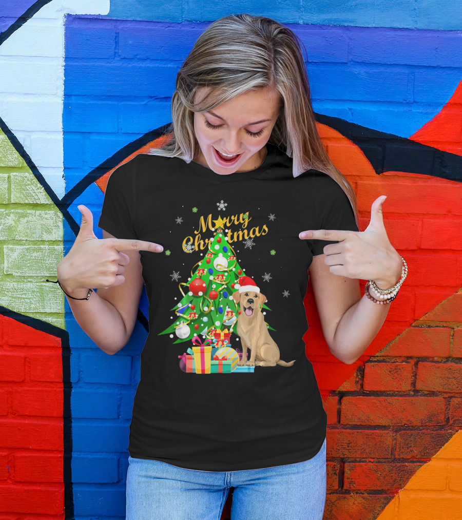 Merry Christmas Labrador Retriever With Tree And Presents T-Shirt
