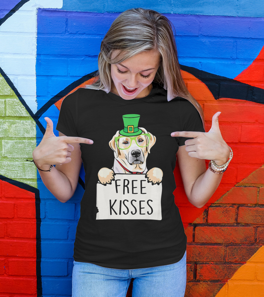 Free Kisses Labrador Retriever St. Patrick's Day Hat And Glasses T-Shirt