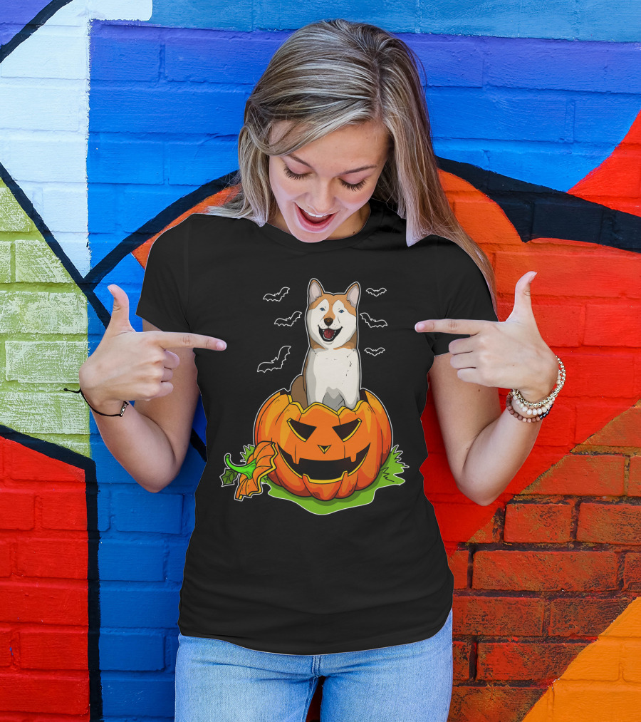 Halloween Akita Dog Lovers Pumpkin Grunge With Bats And Jack-o'-Lantern T-Shirt