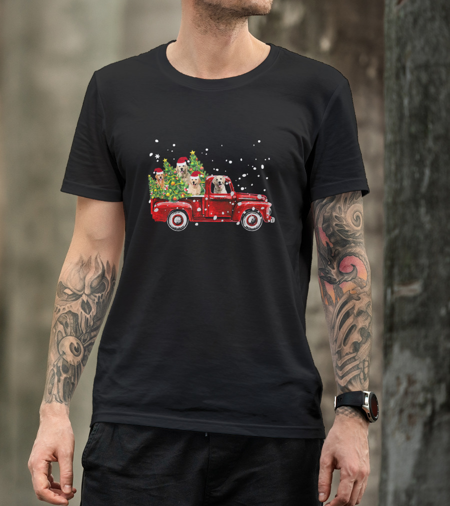 Golden Retriever Christmas Red Truck With Santa Hats And Snowflakes T-Shirt