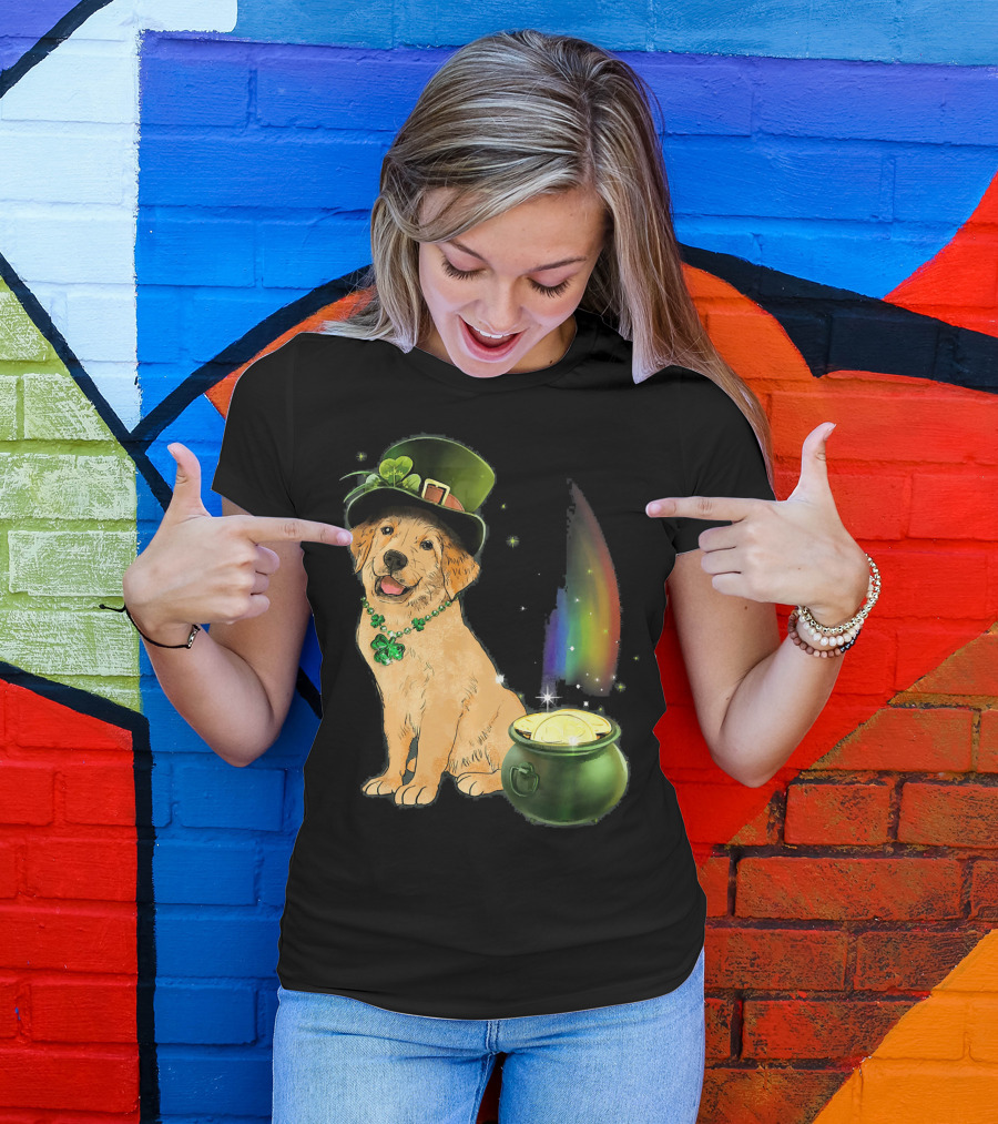 St Patricks Day Golden Retriever Dog With Shamrock Necklace And Leprechaun Hat By Pot Of Gold And Rainbow T-Shirt