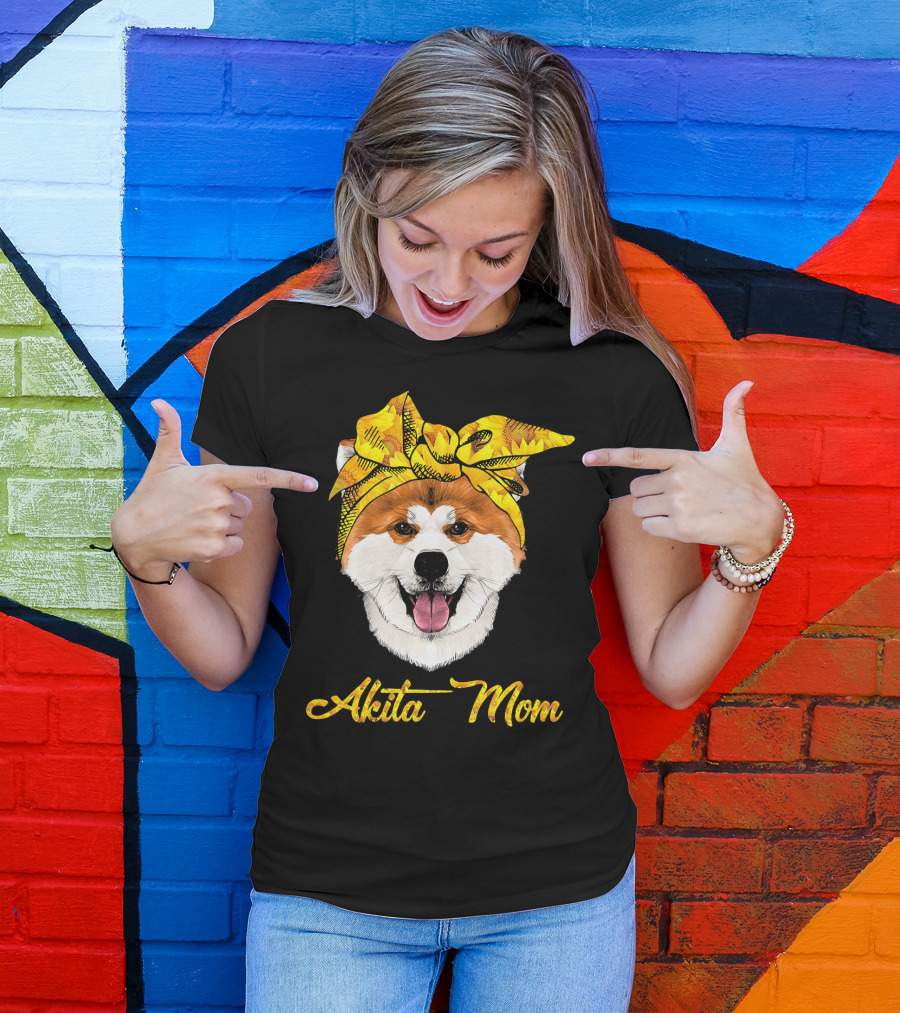 Akita Mom Sunflower Bandana T-Shirt