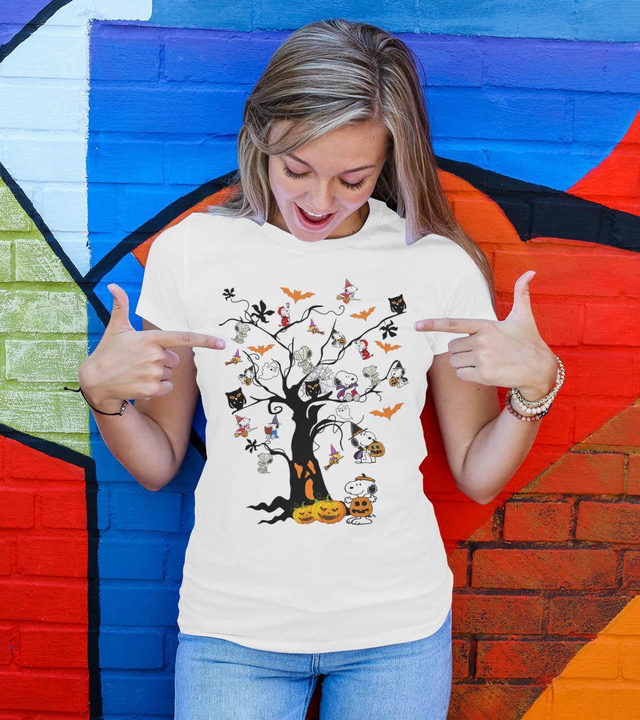 Peanuts Halloween Snoopy Pumpkin Costume Tree With Ghosts And Bats T-Shirt