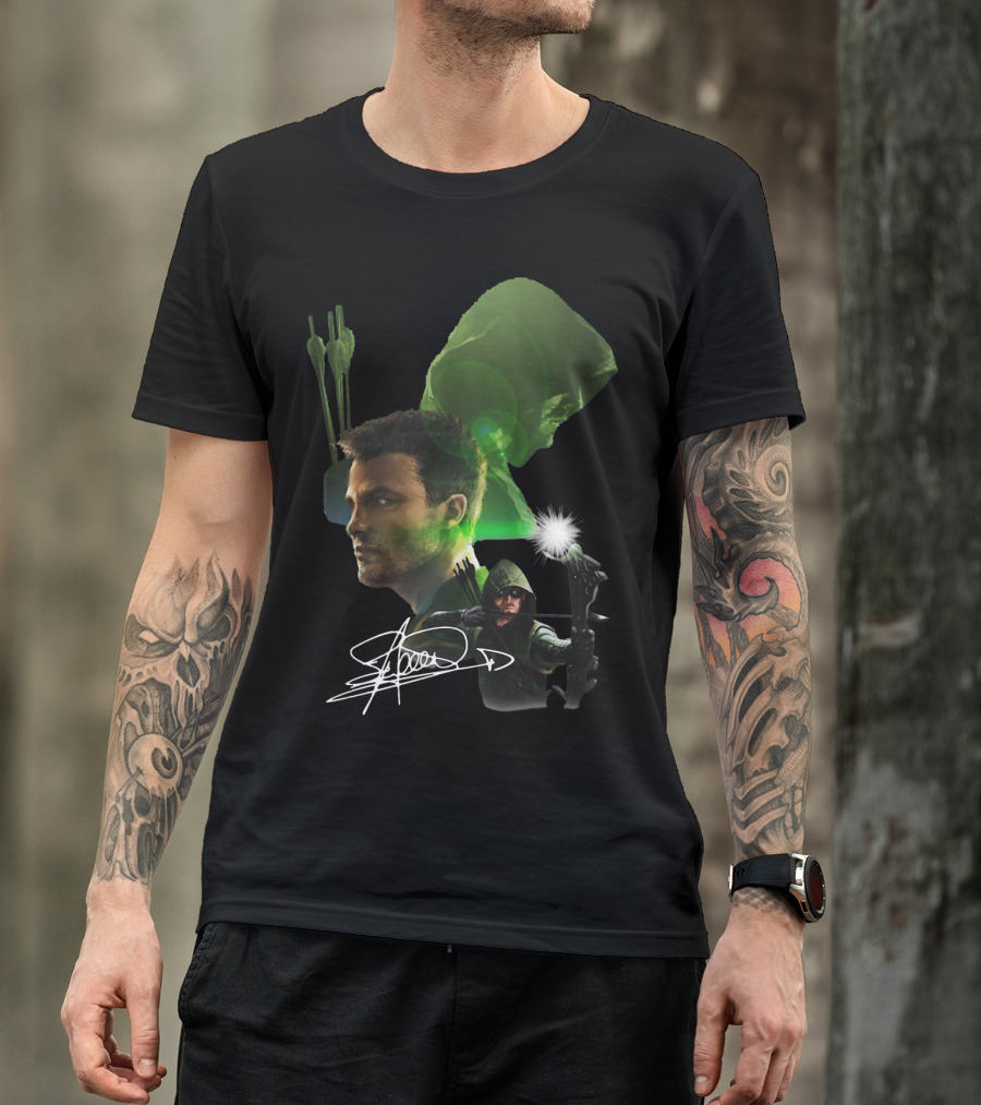 STEPHEN AMELL GREEN ARROW SIGNED HOODED ARCHER IMAGE T-Shirt