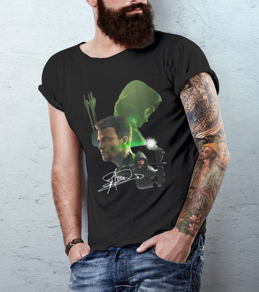 STEPHEN AMELL GREEN ARROW SIGNED HOODED ARCHER IMAGE T-Shirt