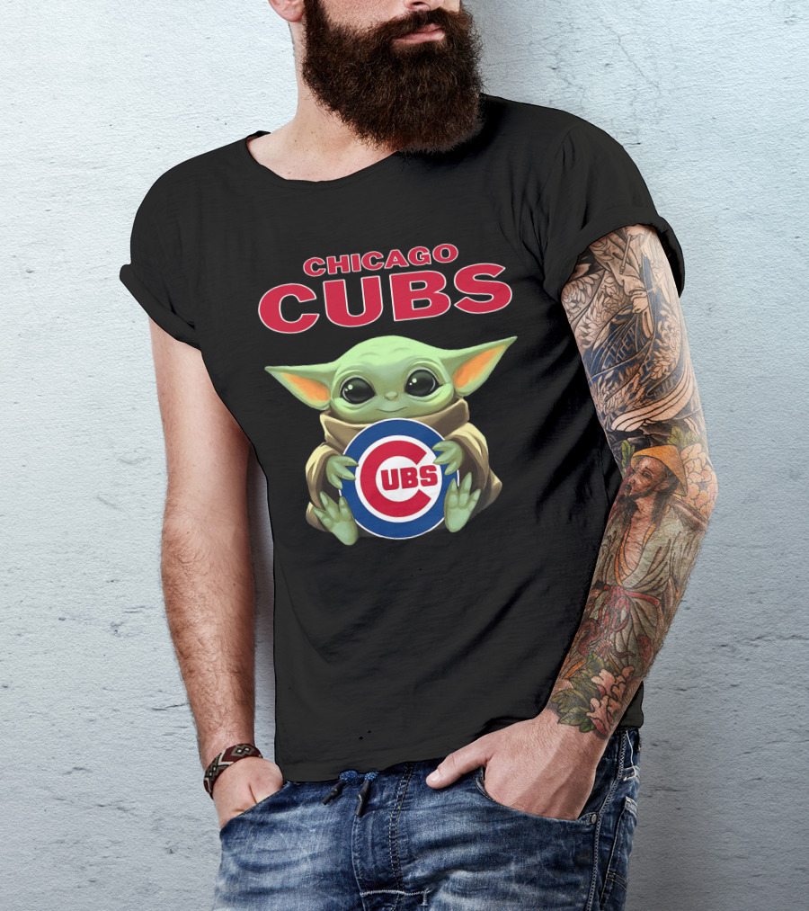 Baby Yoda Chicago Cubs Cubs Hug T-Shirt