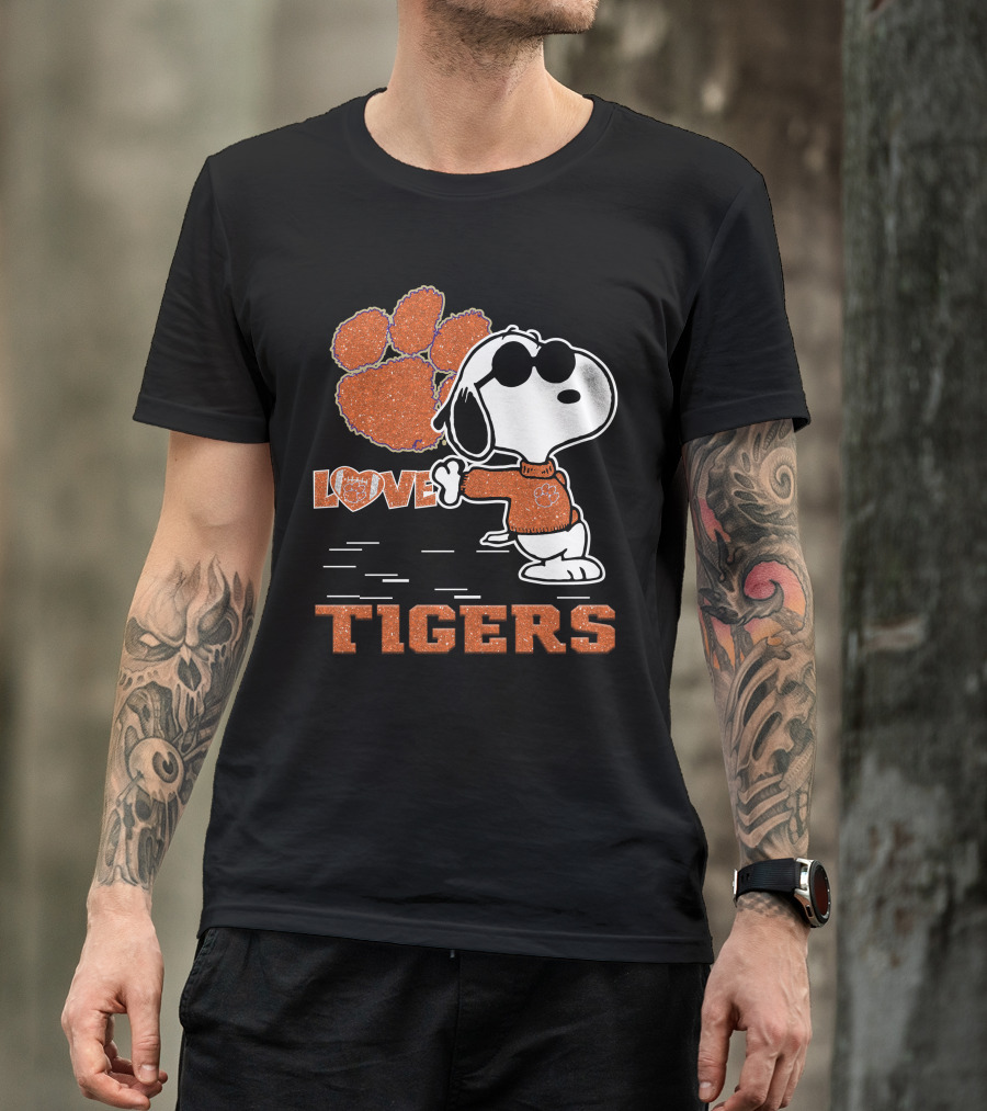 Snoopy Love Clemson Tigers Paw Prints T-Shirt
