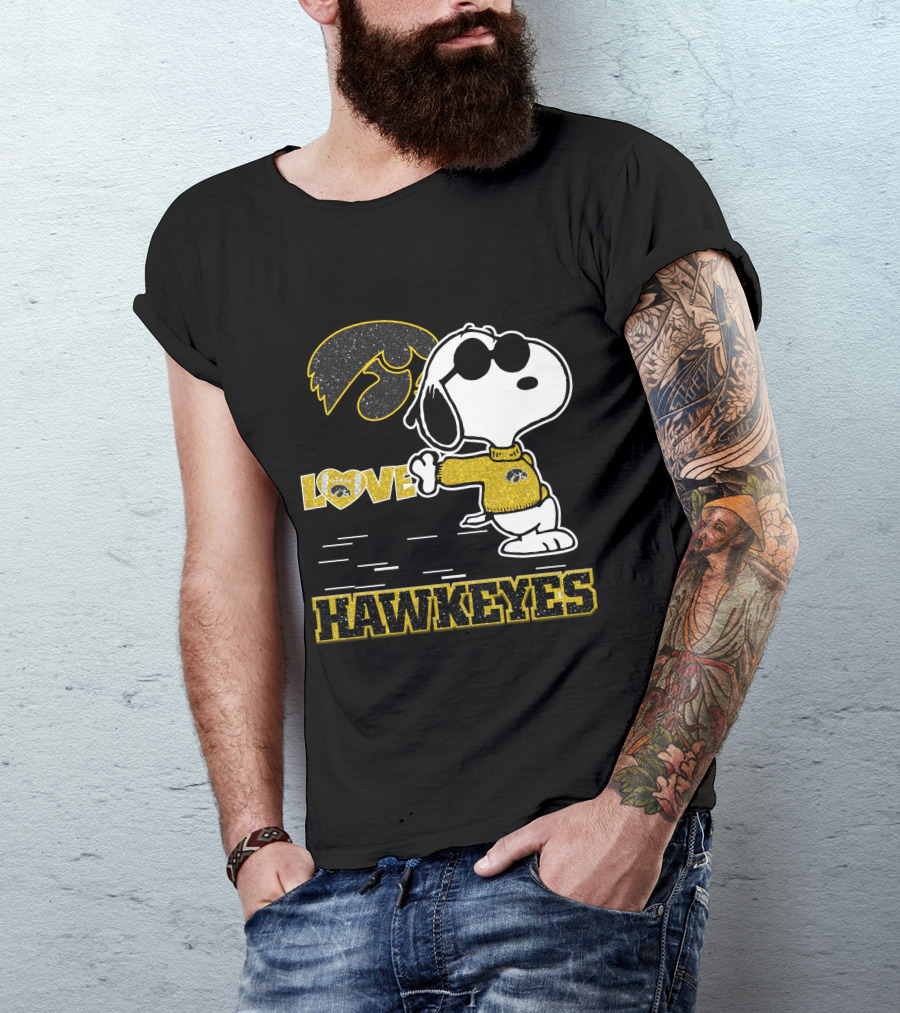 Snoopy Love Iowa Hawkeyes Football Fans Peanuts Ncaa T-Shirt
