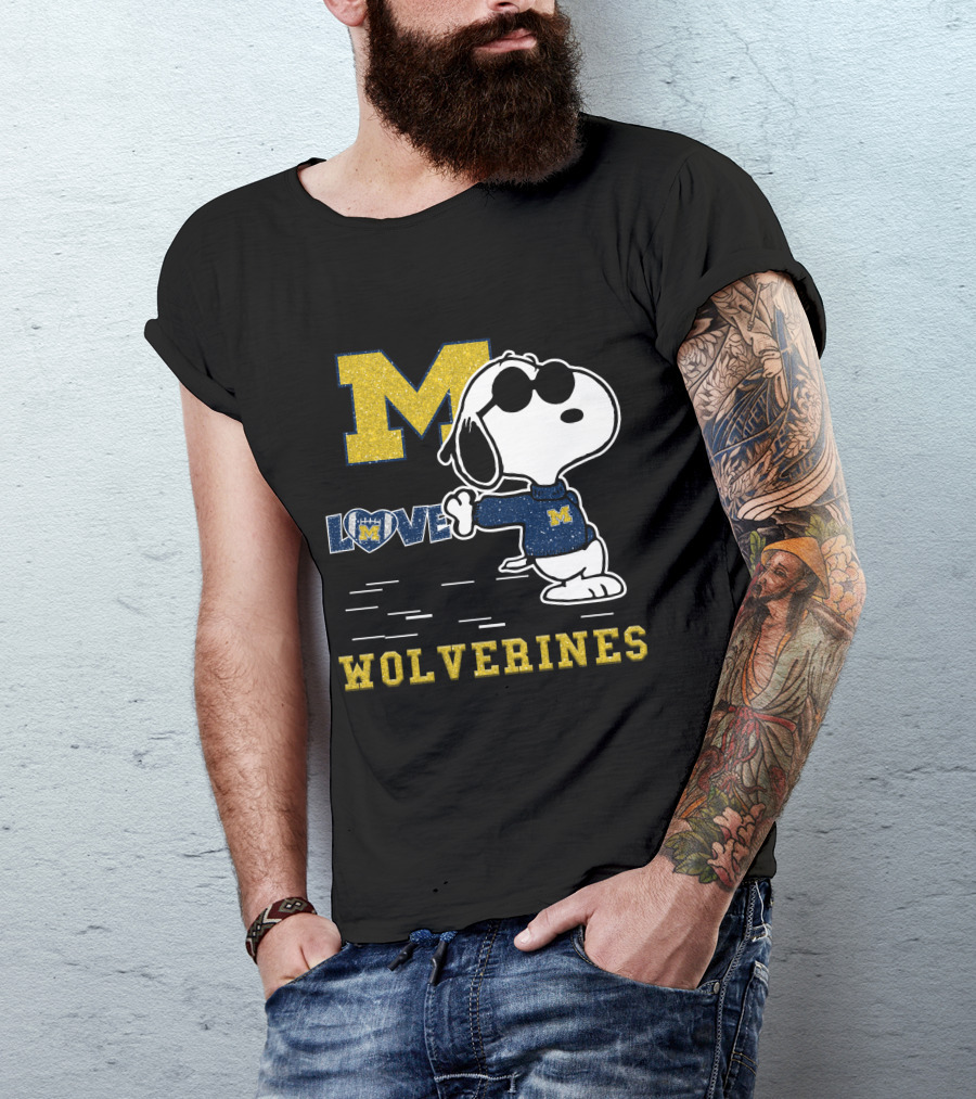 M Snoopy Love Wolverines T-Shirt