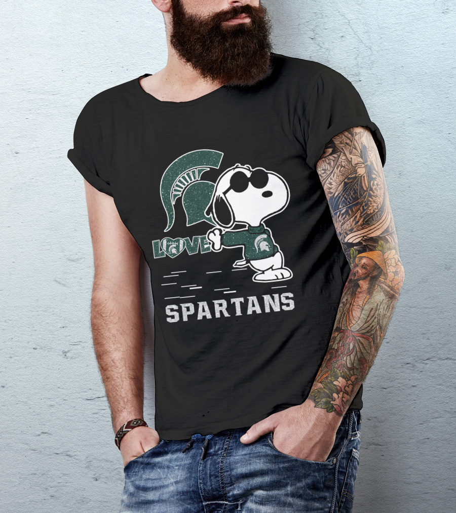 Snoopy Love Michigan State Spartans Emblem With Cool Pose T-Shirt