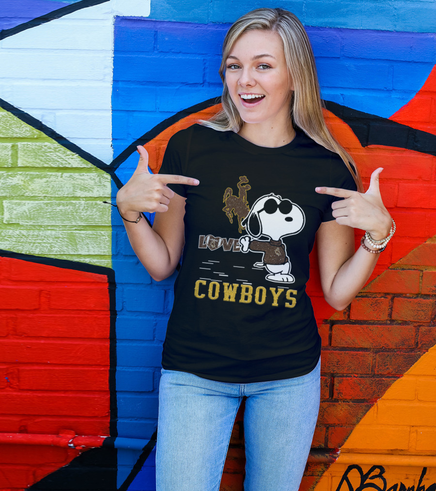 Snoopy Love Wyoming Cowboys Football Peanuts Character T-Shirt