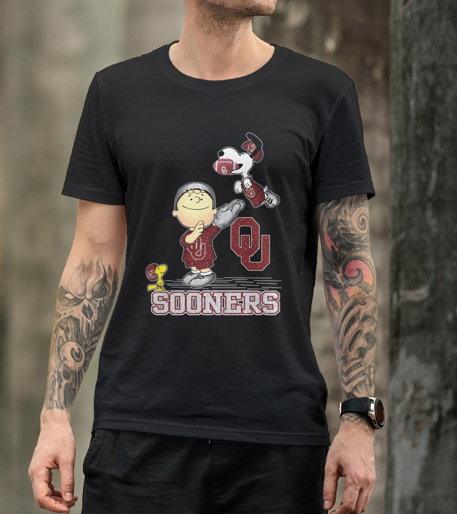 Snoopy OU Sooners Peanuts Football Fan T-Shirt