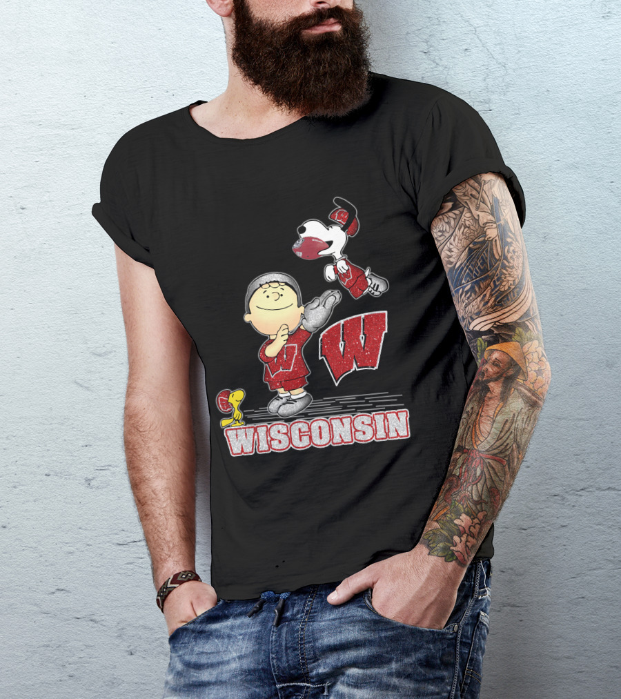 Snoopy Wisconsin Badgers Charlie Brown Woodstock Football T-Shirt