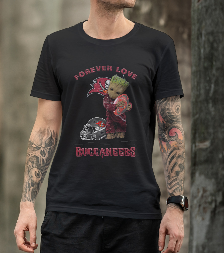 Forever Love Buccaneers With Groot And Tampa Bay Football T-Shirt