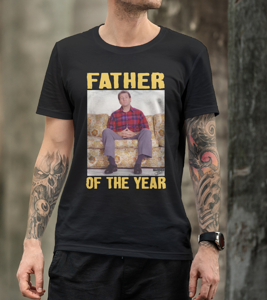 Father Of The Year Married With Children Al Bundy Sitting On Couch T-Shirt