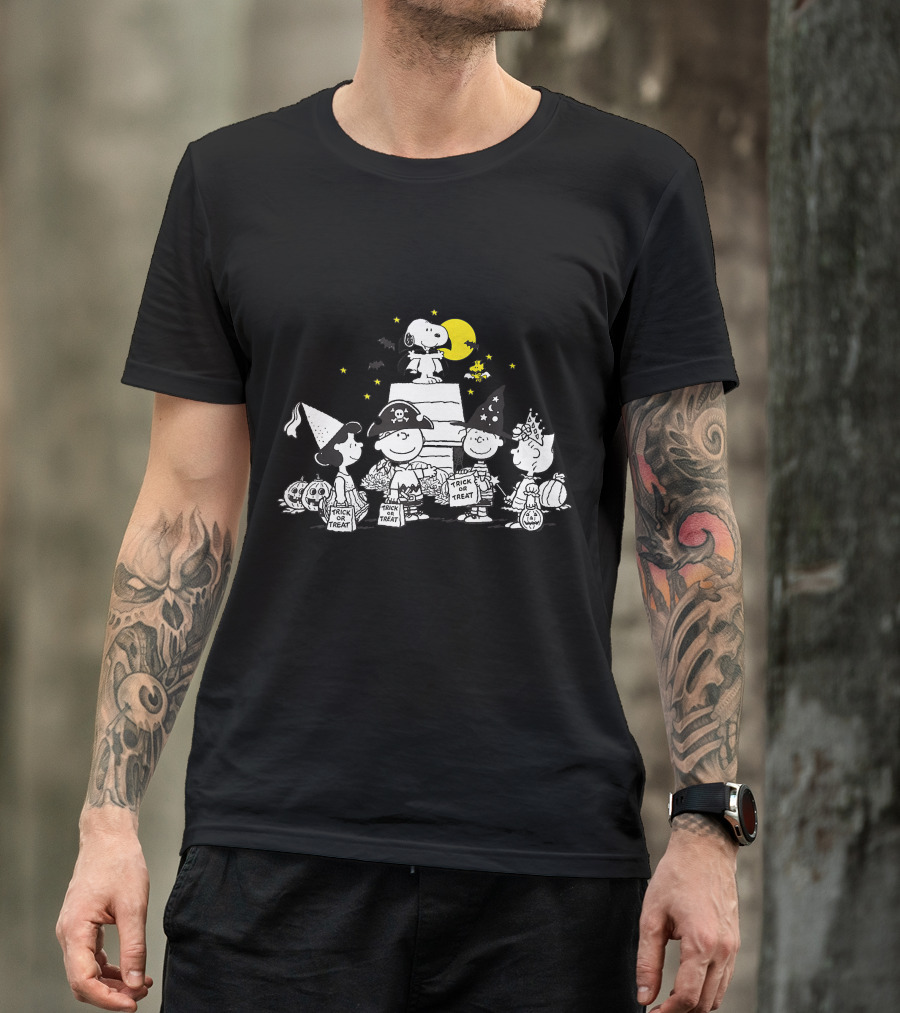 Peanuts Halloween Trick Or Treat With Snoopy And Friends T-Shirt