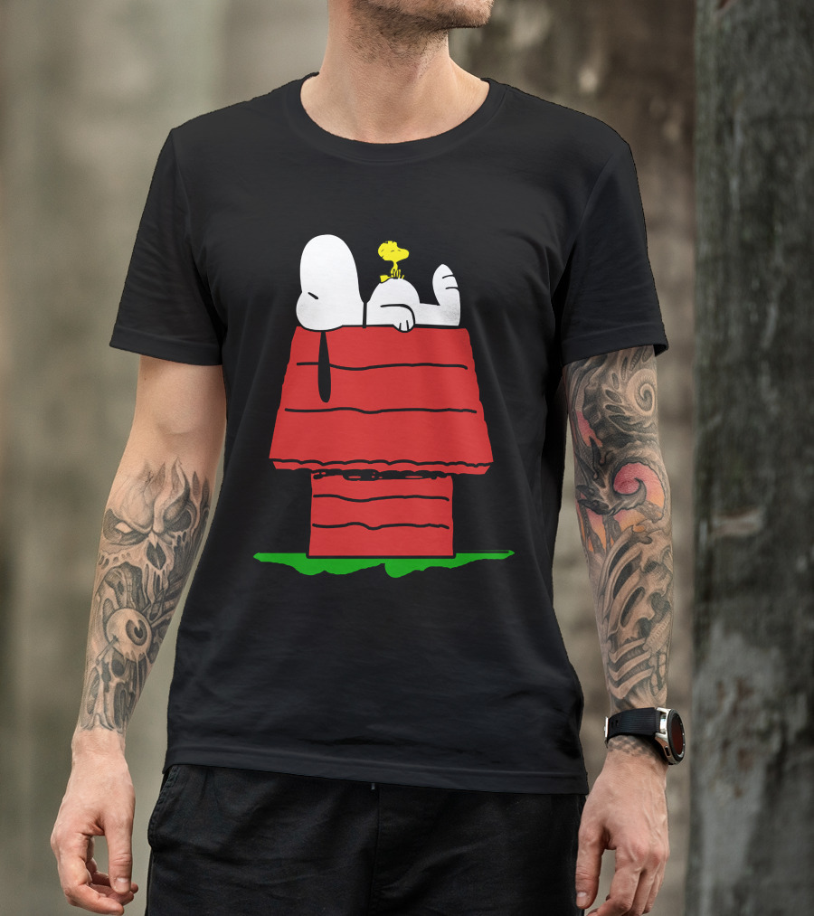 Snoopy And Woodstock Relaxing On Doghouse Roof T-Shirt