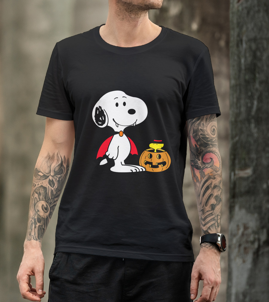Snoopy Halloween Vampire With Woodstock In Pumpkin Hat T-Shirt