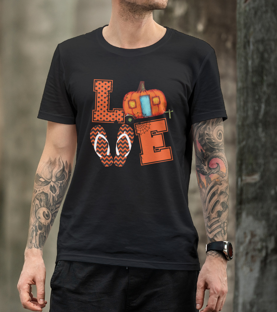 Love Halloween Camper With Pumpkin And Flip Flop T-Shirt