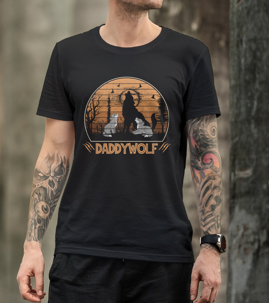 Daddy Wolf Howling At Sunset With Cubs And Vintage T-Shirt