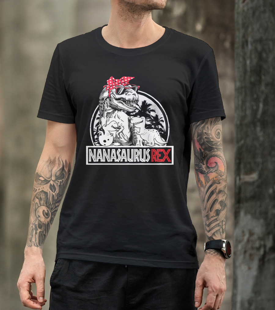 Nanasaurus Rex Funny Dinosaur Grandma With Red Bandana And Sunglasses T-Shirt