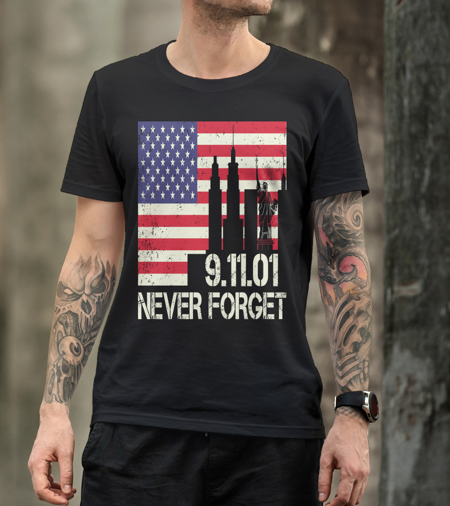 Vintage American Flag 9.11.01 Never Forget Statue Of Liberty And Twin Towers T-Shirt