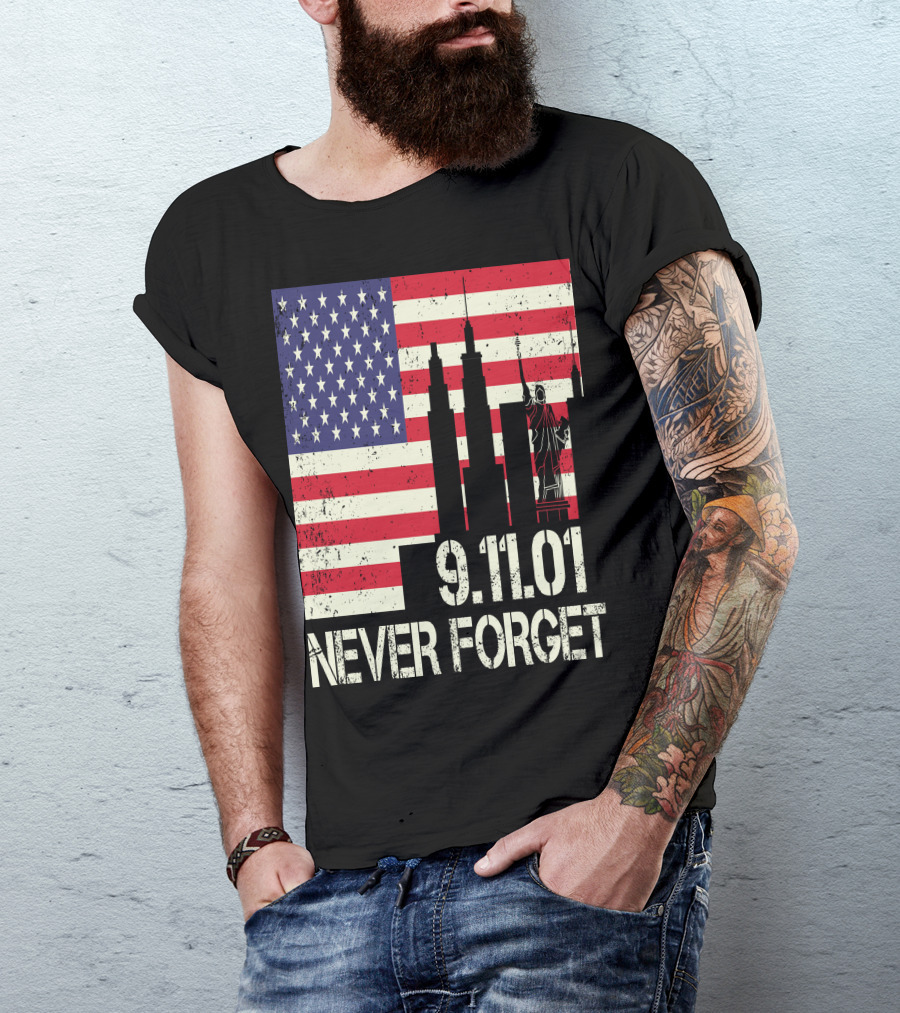 Vintage American Flag 9.11.01 Never Forget Statue Of Liberty And Twin Towers T-Shirt