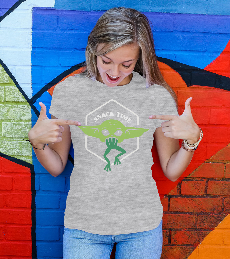 Snack Time The Mandalorian Baby Yoda Eating Frog T-Shirt