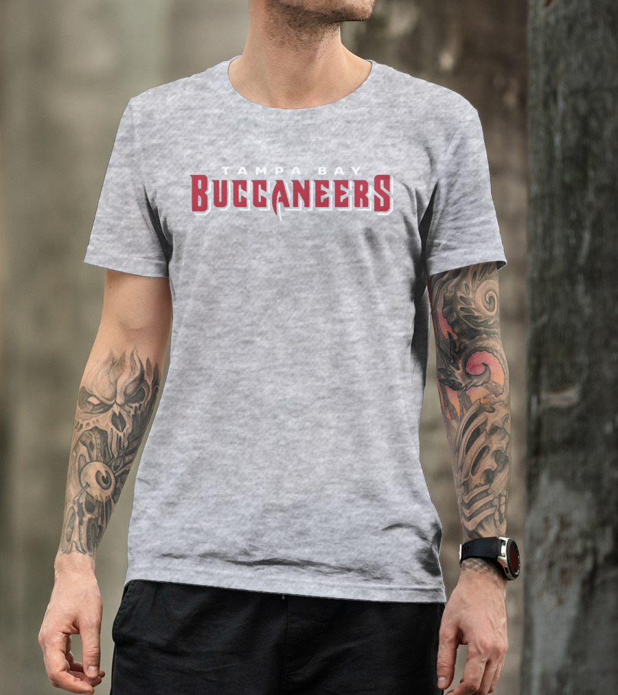 Tampa Bay Buccaneers Tom Brady Off T-Shirt