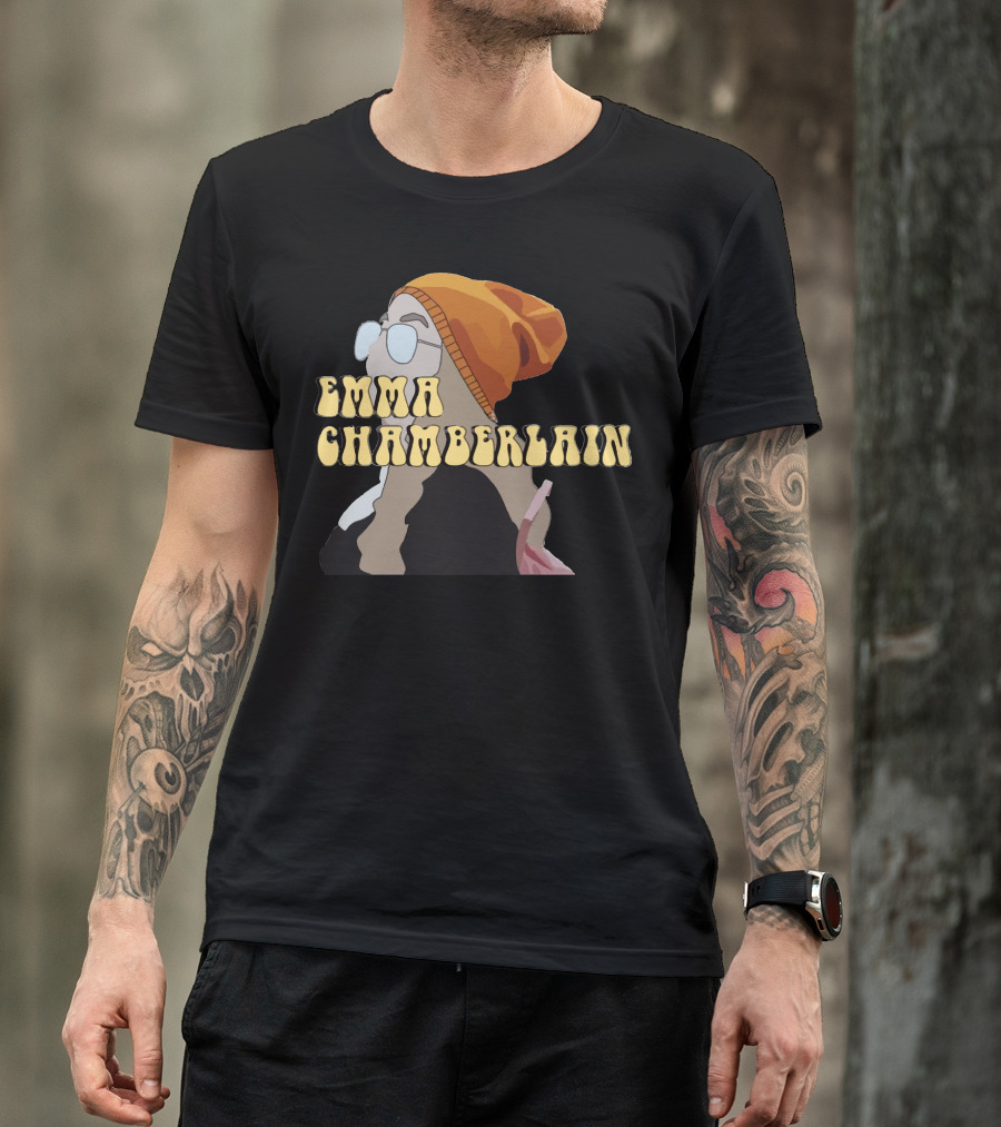 Emma Chamberlain YouTube Customized Women Fashion Trendsetter Beanie Glasses T-Shirt