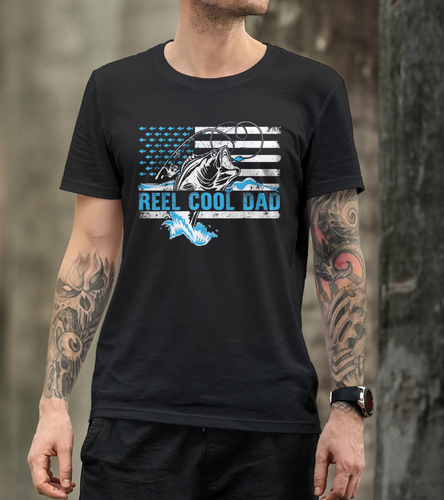 Reel Cool Dad Bass Fishing American Flag T-Shirt
