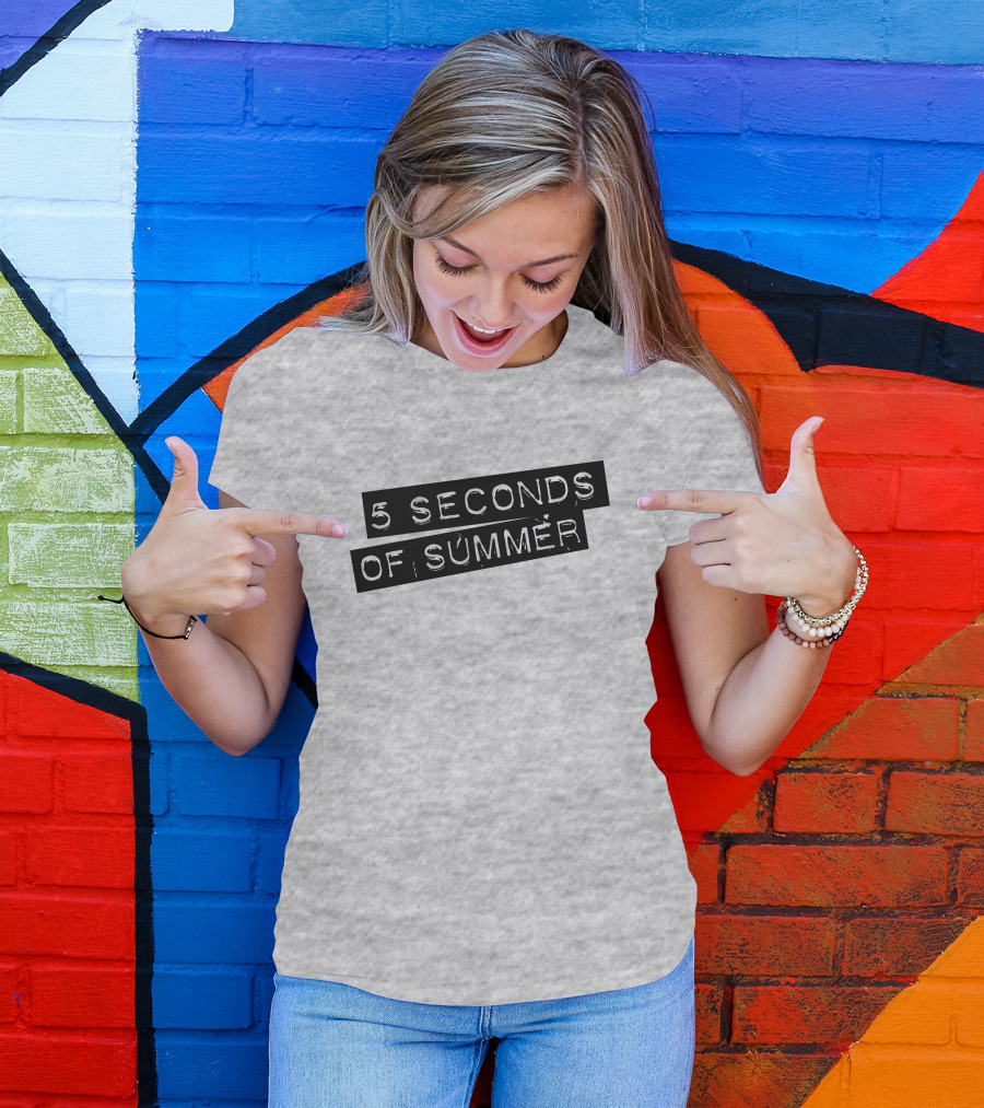 5 Seconds Of Summer Draped Black Text On Grey Background T-Shirt