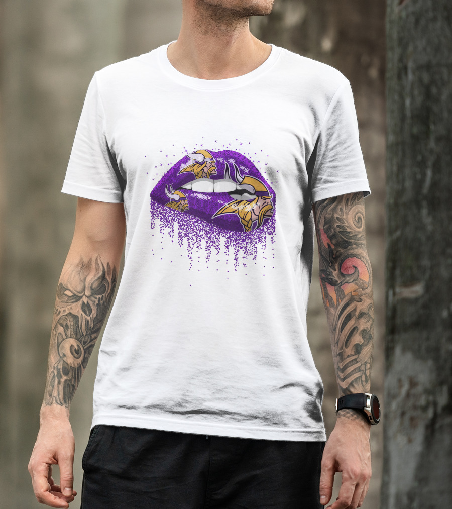 Minnesota Vikings Glitter Lips Viking Helmets T-Shirt