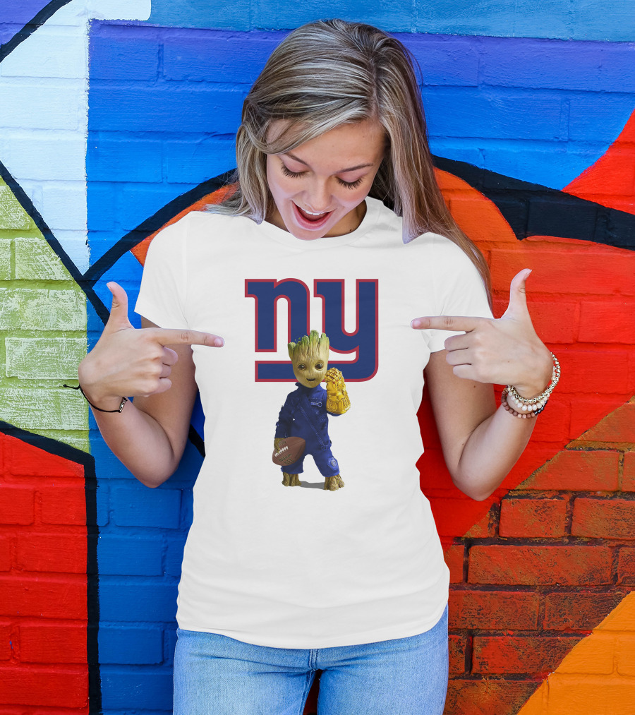 NY Giants Groot Football Infinity Gauntlet T-Shirt