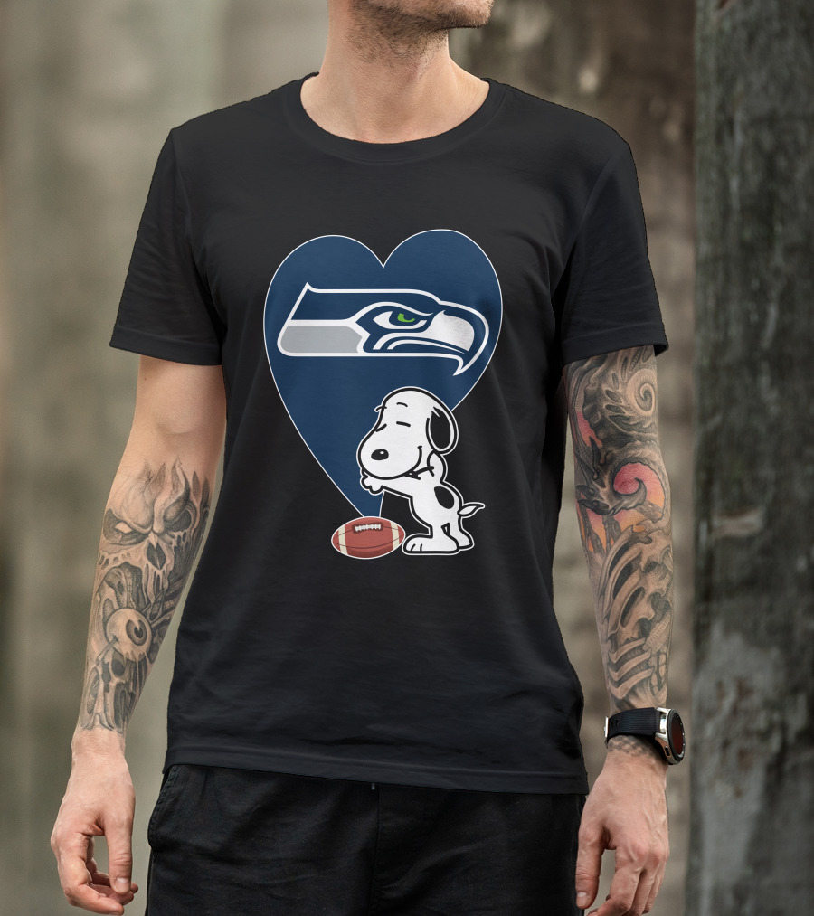 Seattle Seahawks Love Snoopy Football Hug T-Shirt