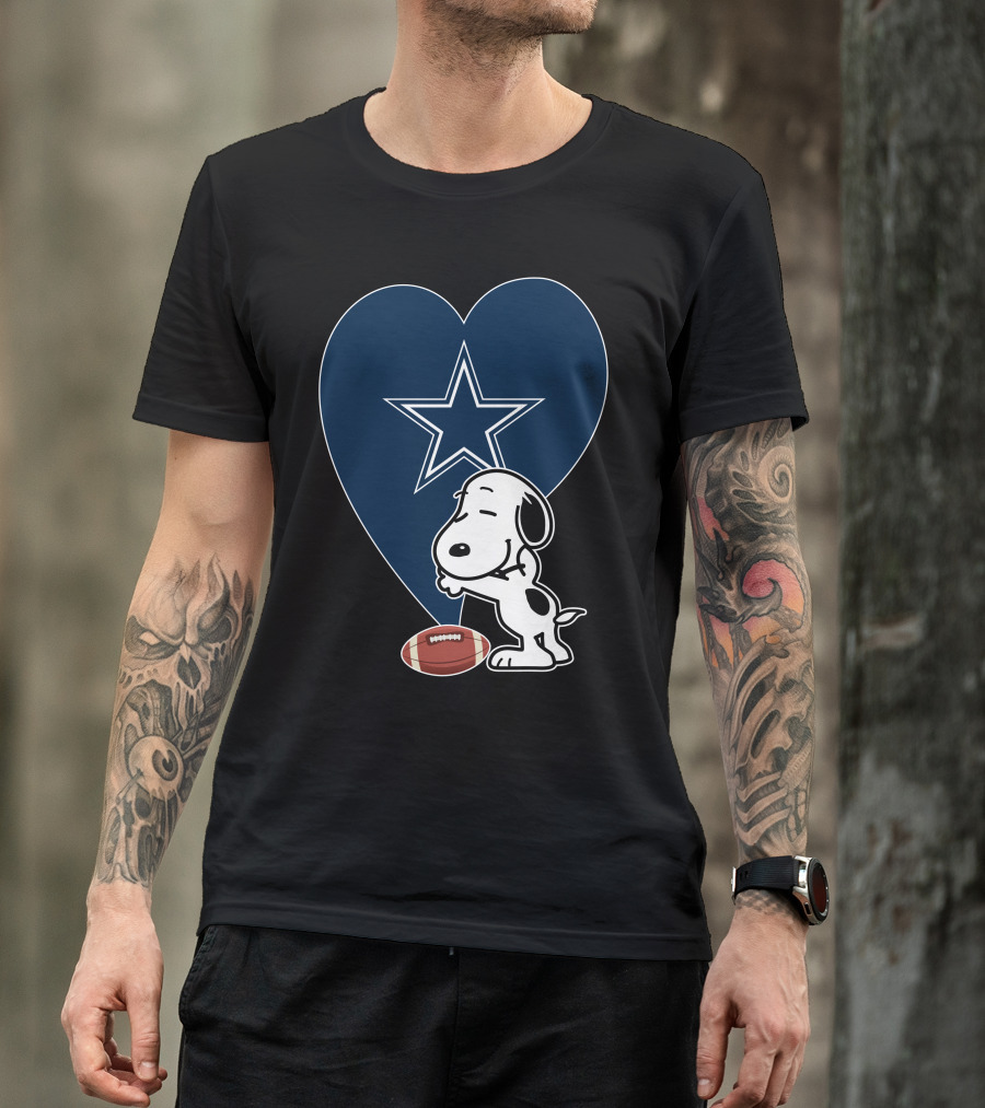 Dallas Cowboys Snoopy Heart Hug Football T-Shirt
