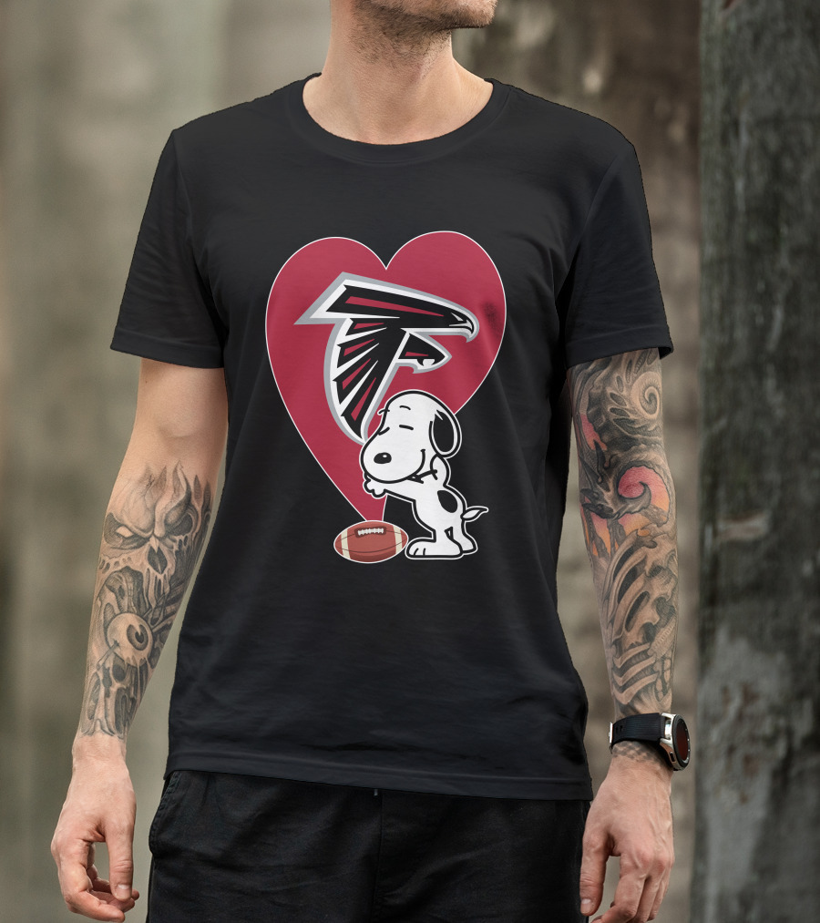 Atlanta Falcons Snoopy Heart Football Hug T-Shirt