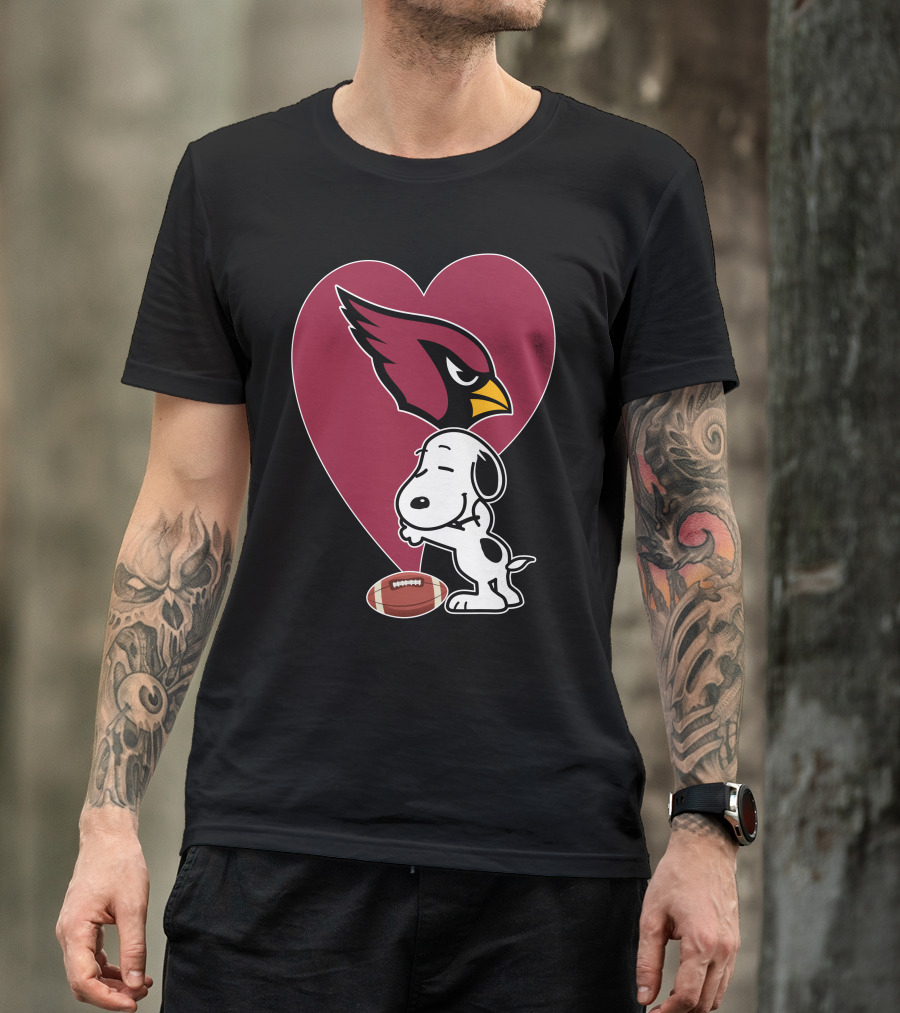 Arizona Cardinals Snoopy Hug Football Heart T-Shirt