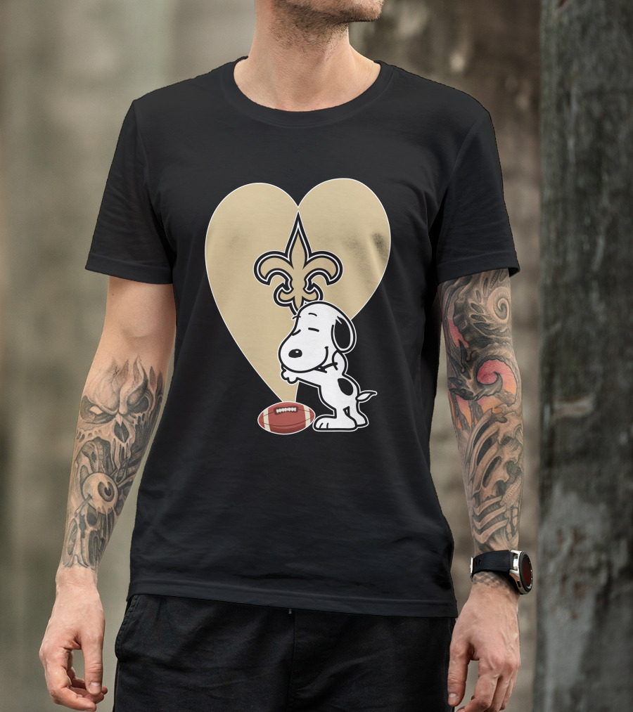 New Orleans Saints Snoopy Hug Heart Fleur-de-Lis Football T-Shirt