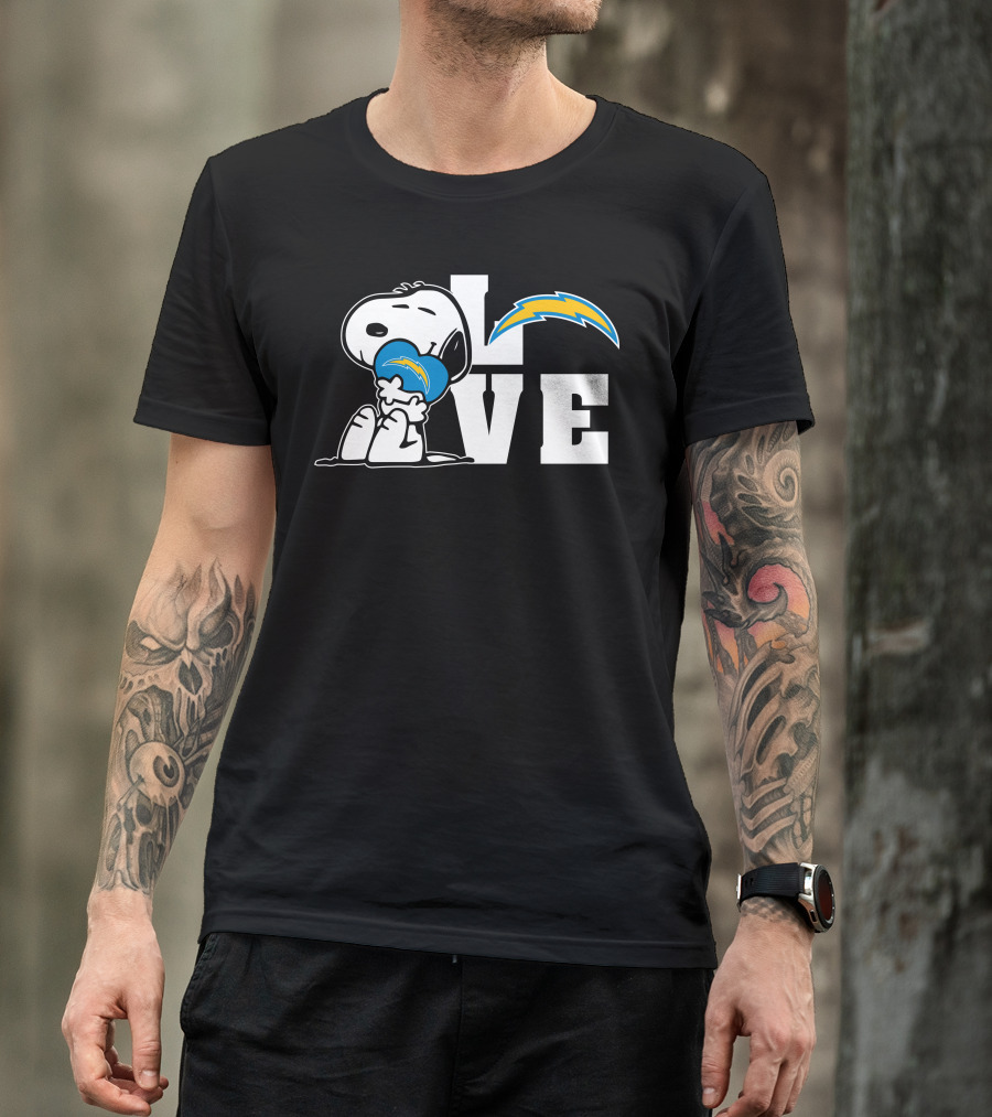 Snoopy Love Los Angeles Chargers Hugging Football Helmet T-Shirt