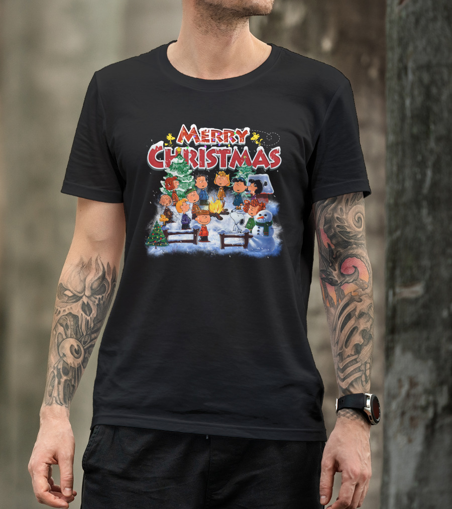 MERRY CHRISTMAS Charlie Brown Snoopy Peanuts Campfire Snowman T-Shirt