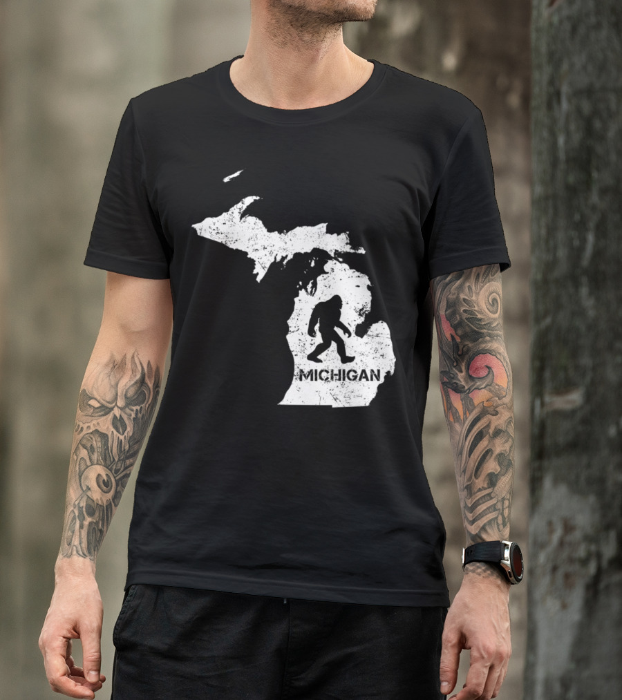 Michigan Bigfoot Silhouette Map T-Shirt