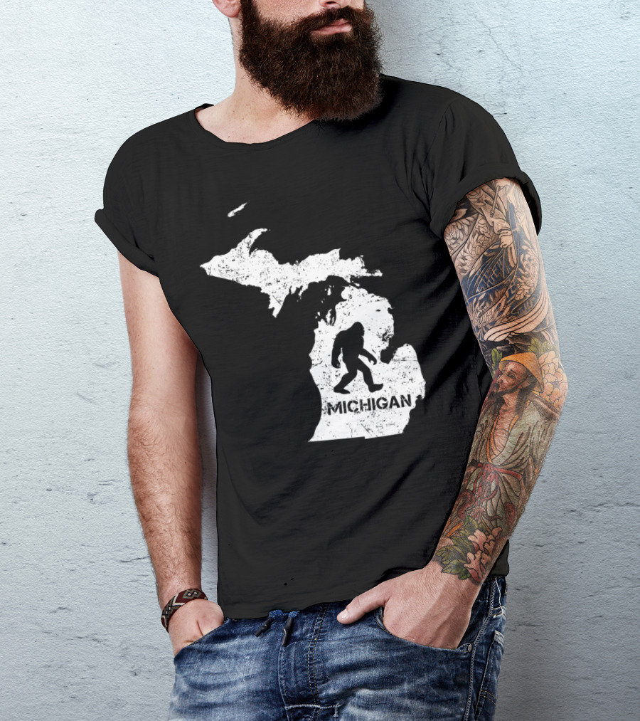 Michigan Bigfoot Silhouette Map T-Shirt