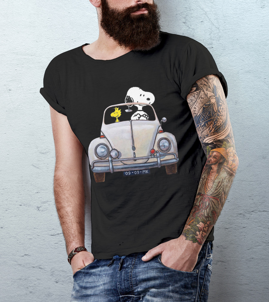 Snoopy And Woodstock Riding In Classic Volkswagen Beetle Car T-Shirt