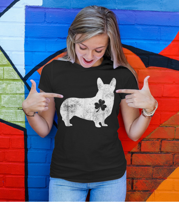 Corgi With Irish Clover T-Shirt