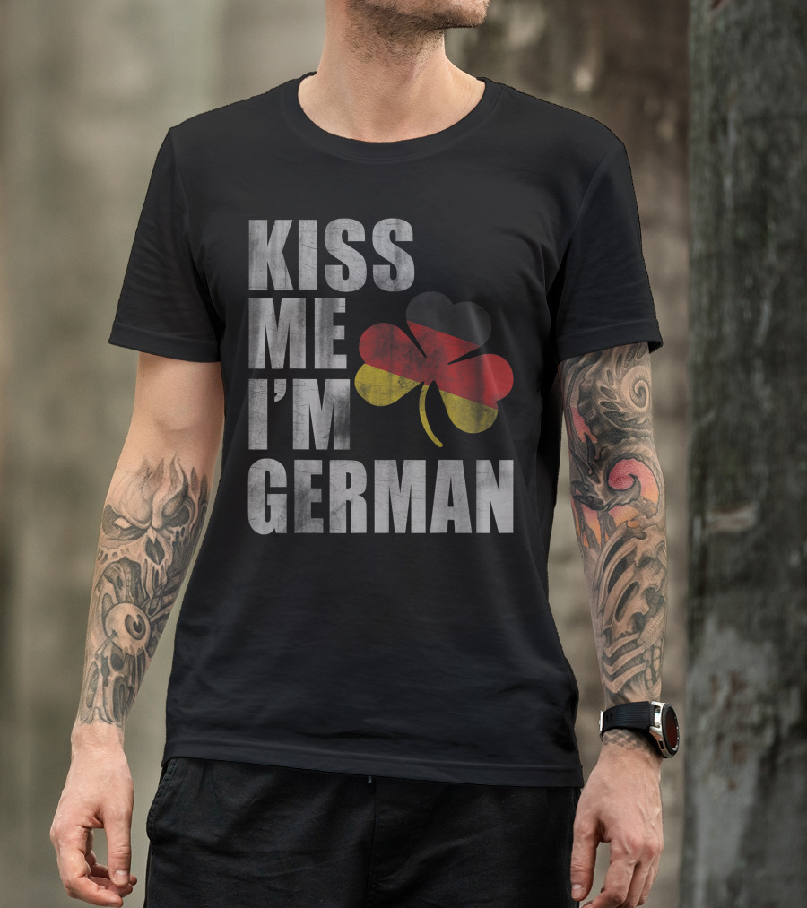 Kiss Me I'm German St. Patrick's Day Clover Germany Deutschland T-Shirt