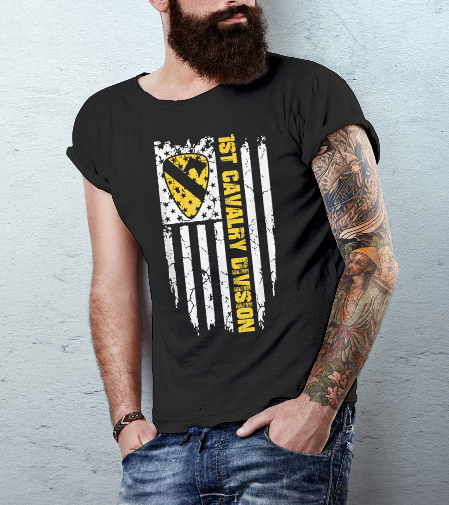1St Cavalry Division Veteran American Flag Shield T-Shirt