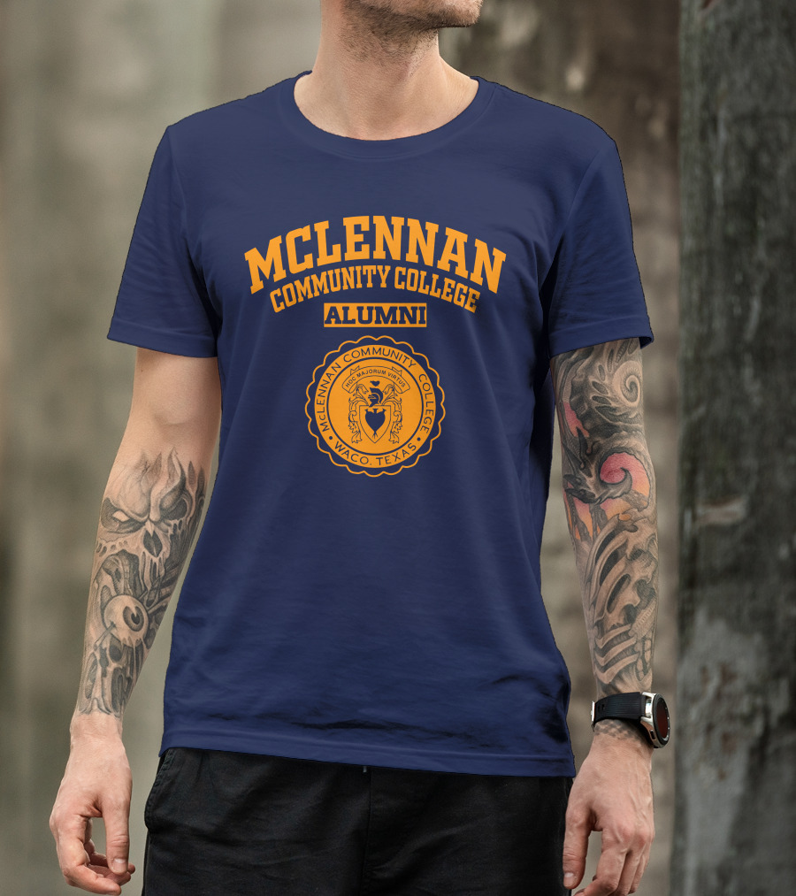 MCLENNAN COMMUNITY COLLEGE ALUMNI WACO TEXAS SEAL HOC MAJORUM VIRTUS T-Shirt