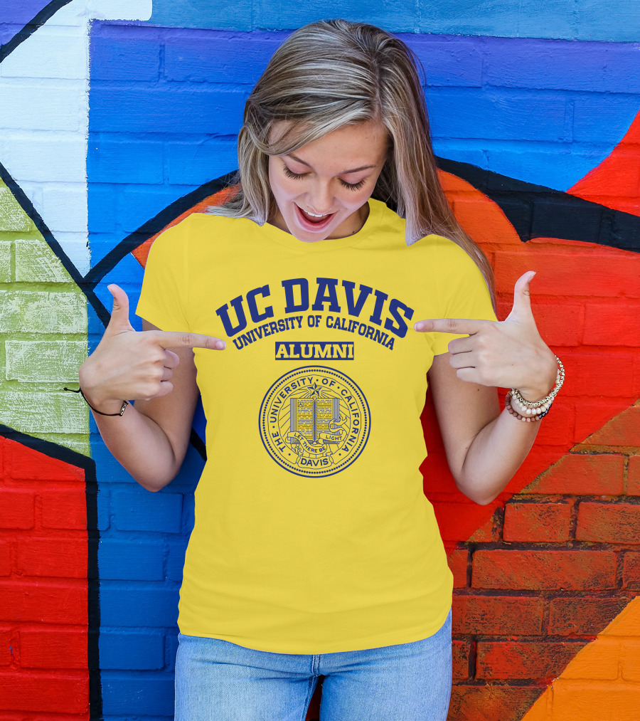UC Davis University Of California Alumni Seal T-Shirt