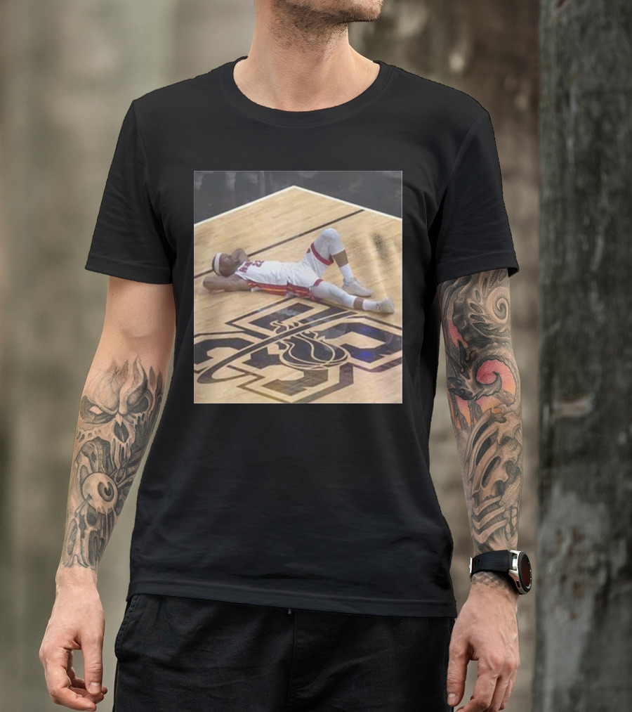 Court Culture Himmy Moments Heat Basketball Player Relaxing Iconic Court Pose T-Shirt